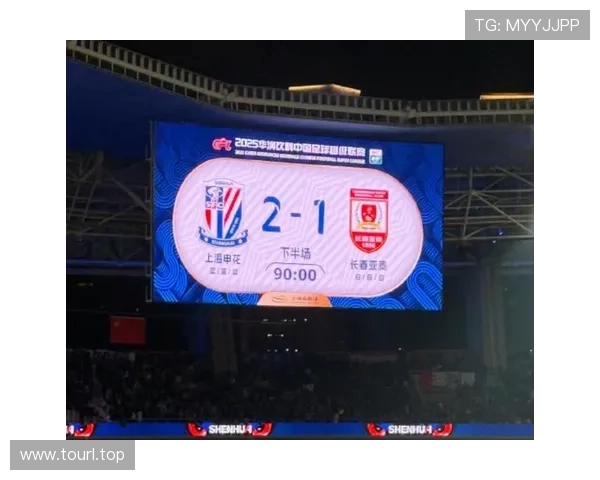 申花领先两分暂居榜首中超十三轮战罢联赛迎来一个月休整期